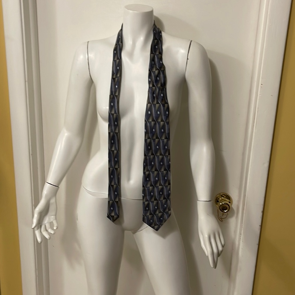 Facets tie 100 % silk hand sewing
